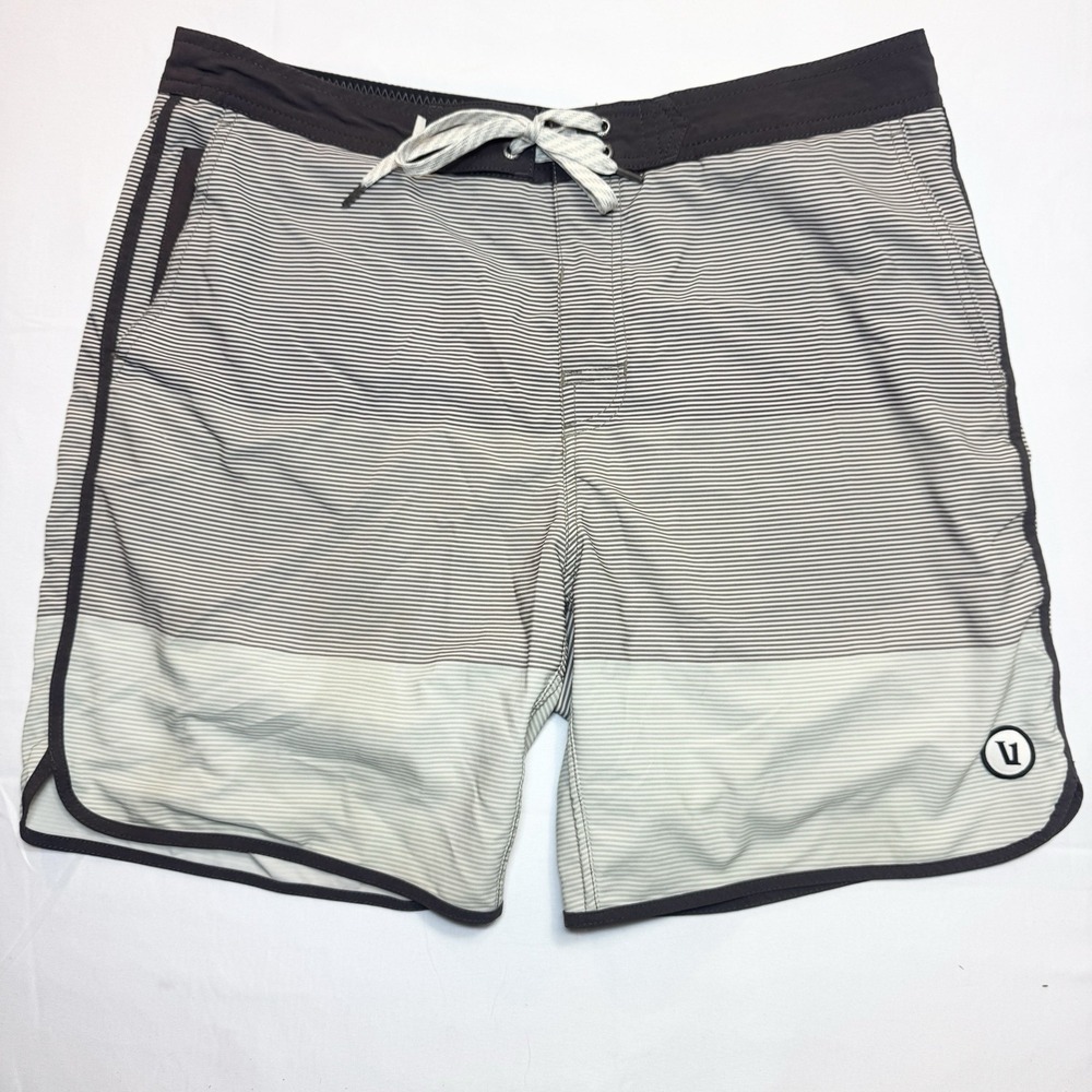Vuori Cruise Board Shorts Mens 34 Grey 7" Performance Swim Beach Surf Trunk V314